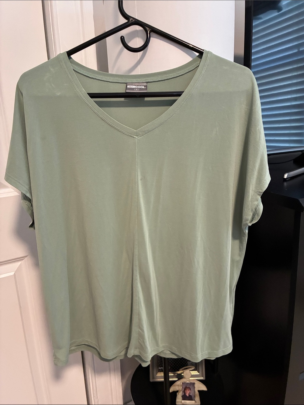 32 Degrees Cool Sage Green V-Neck Short Sleeve Tee